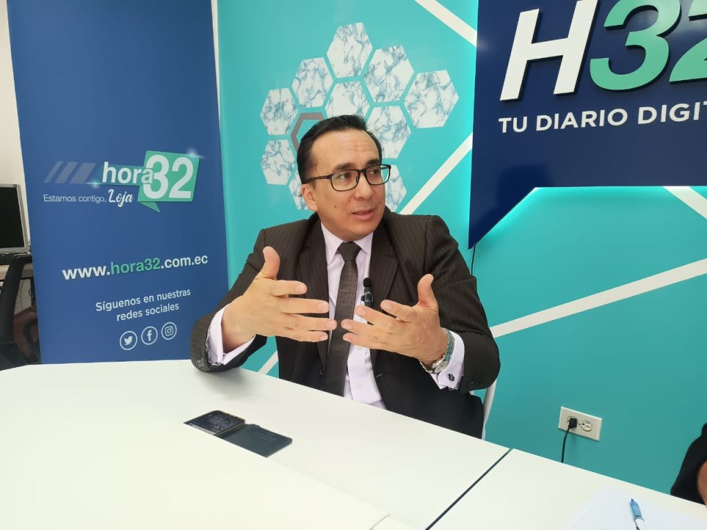 John Espinosa Villacrés es candidato por el movimiento ARE.