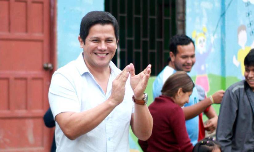 Omar Menéndez, candidato asesinado en Manabí.