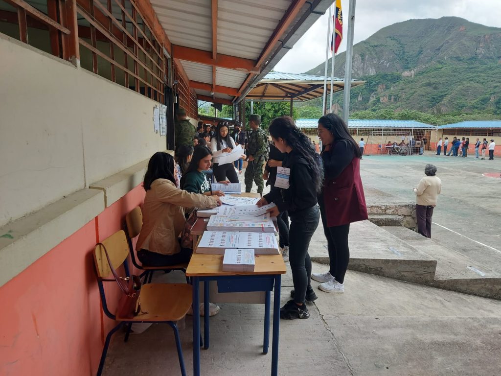 En la parroquia lojana de Vilcabamba, el proceso se desarrolló con normalidad.