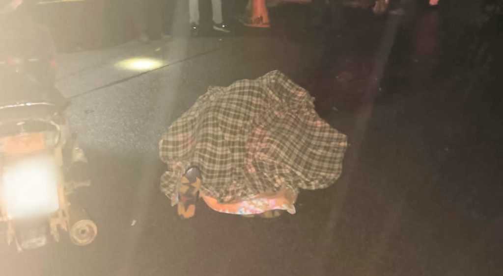 Sobre el pavimento el cuerpo sin vida del ciudadano venezolano.