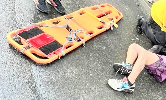 El adolescente se dirigía por la calle Sucre hacia el norte.