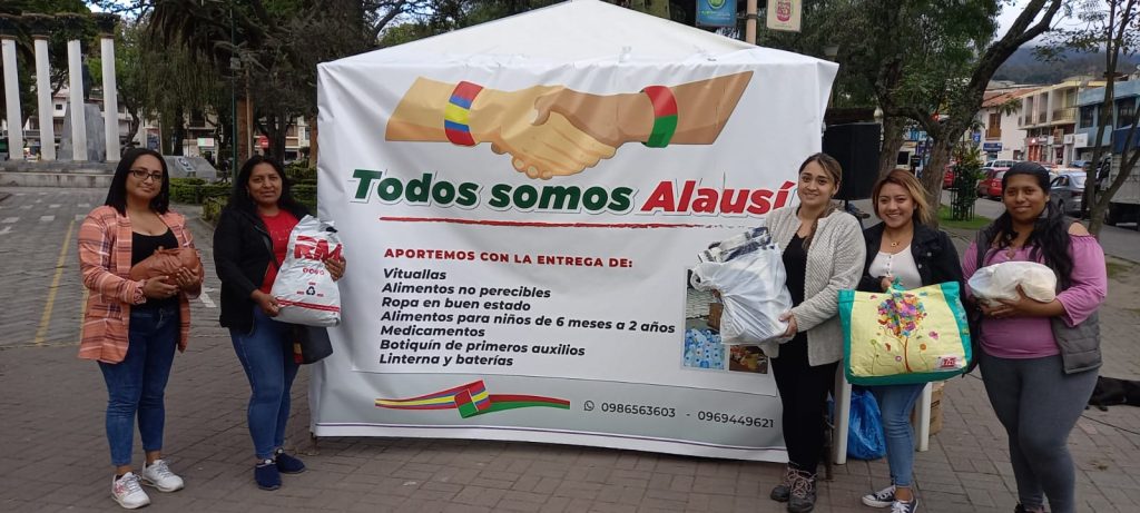 En el parque Bolívar, el movimiento SER ubicó una carpa para recibir las contribuciones.