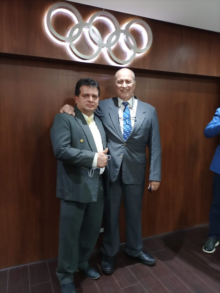 El profesor Francisco Carvallo es presidente nacional de Taekwondo.