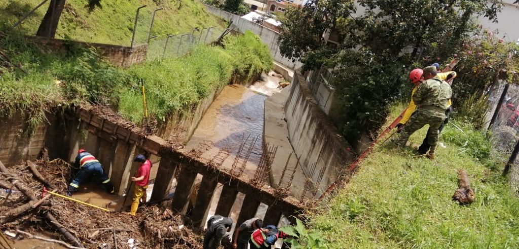 Se realizan trabajos en varios frentes para evitar acumulación de agua.