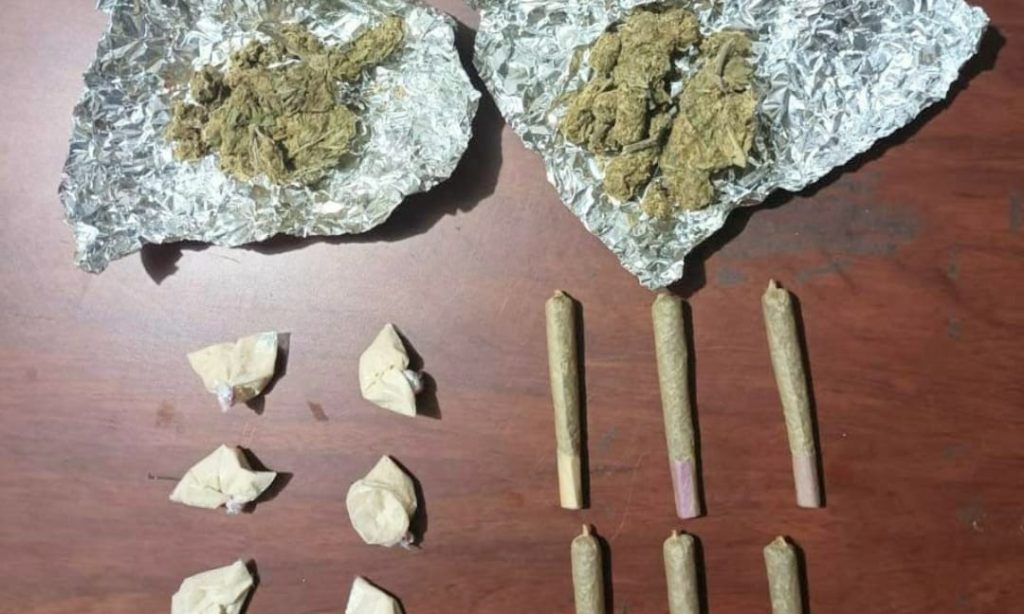 La droga que los policías encontraron a uno de los dos ciudadanos.