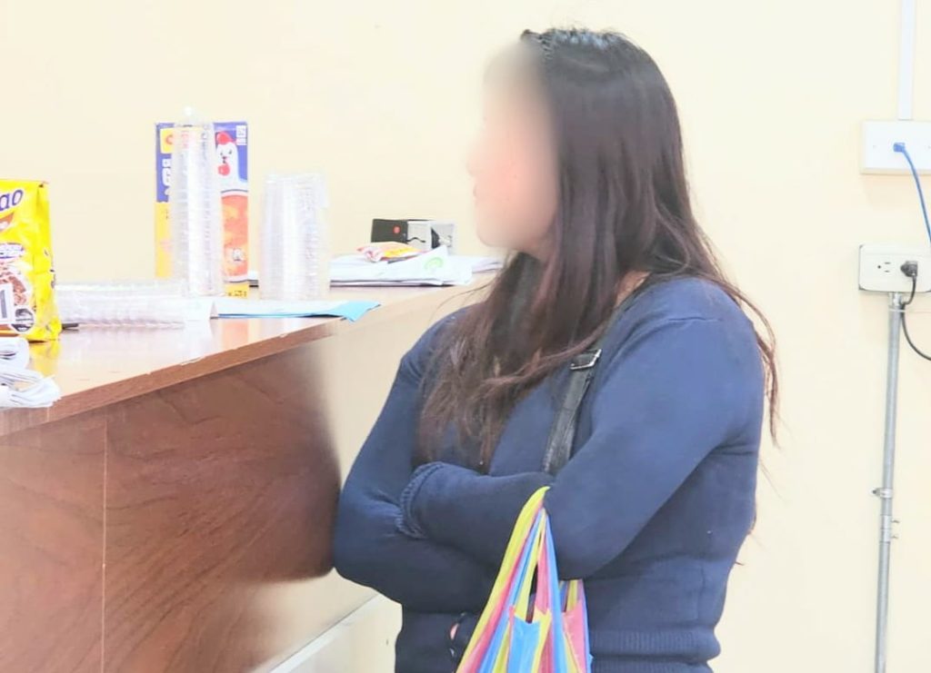 Ella habría hurtado varios productos de un centro comercial de Saraguro.