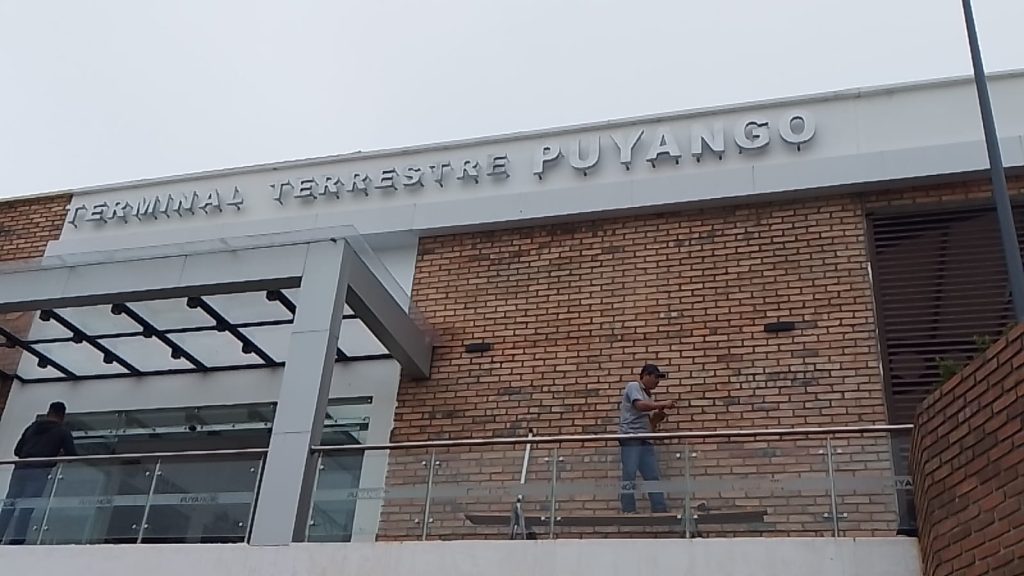 Instalaciones de la nueva terminal terrestre de Puyango.