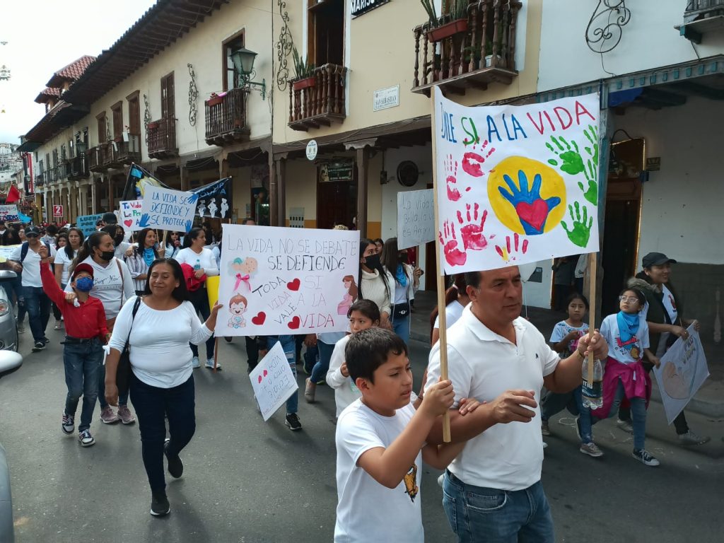 La actividad contó con la participación de personas de todas las edades.