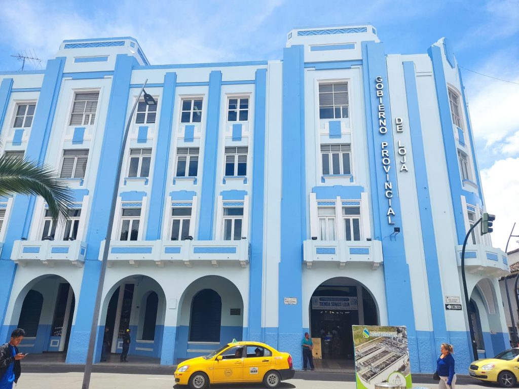 Antes de 2008, las sesiones de la entonces Cámara Provincial eran convocadas de manera pública y asistían la ciudadanía y los medios de comunicación.