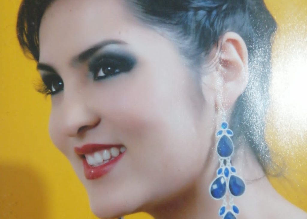 La ciudadanía destaca su formación académica y su profesionalismo.