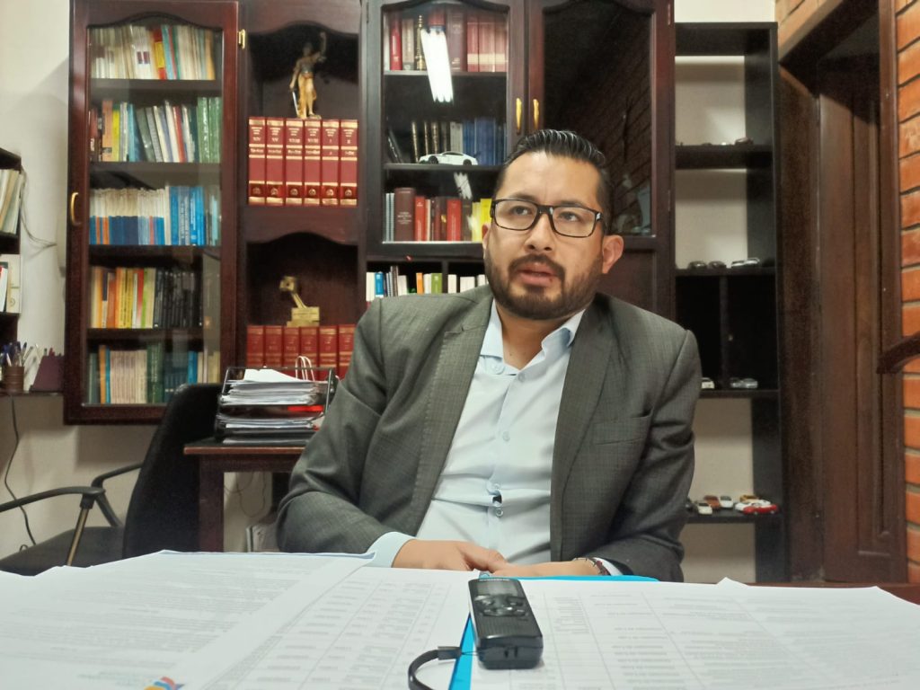 Max Ochoa Jiménez dice que se ha obtenido información de fuentes externas sobre la situación jurídica del Municipio.