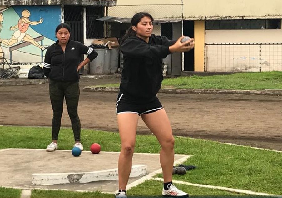 La atleta lojana cumple un trabajo arduo.