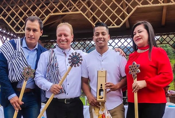 Franco Quezada junto al concejal electo Lenín Cuenca, Marlon Severino y Verónica Calva (Foto: La Minga TV)