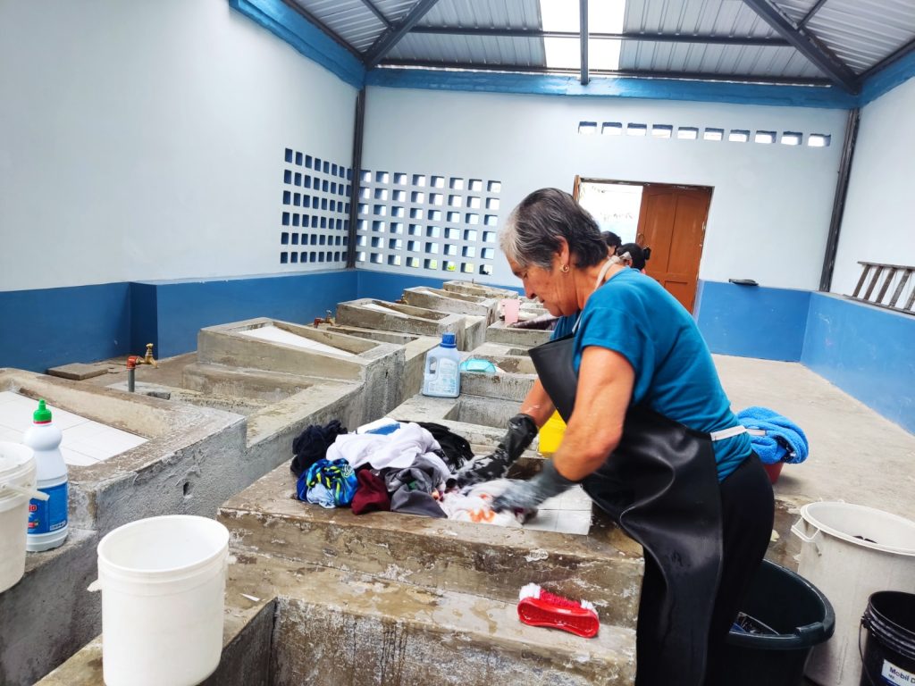 Carmen Rodríguez lleva más de 15 años ocupando las instalaciones municipales.