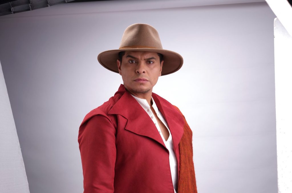 El actor Pancho Arias da vida a Naún Briones en esta obra.