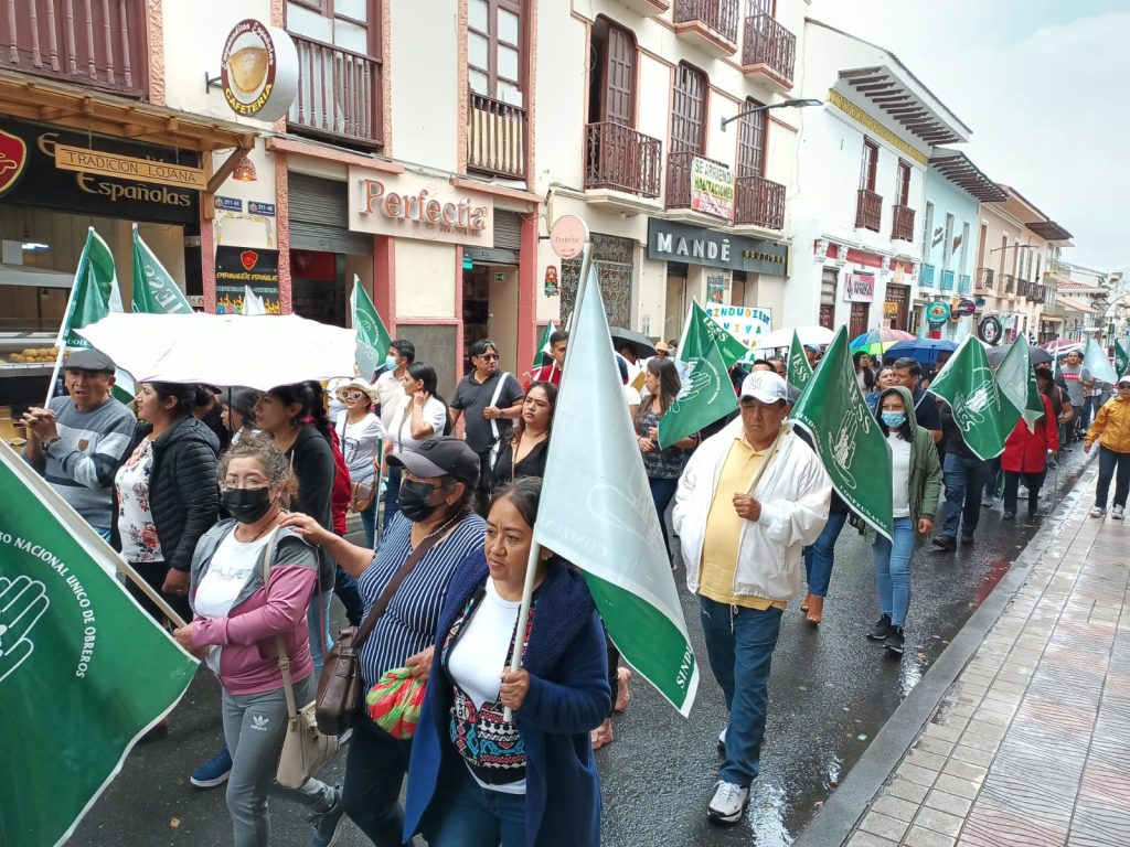 La marcha recorrió varias calles céntricas de la ciudad de Loja.