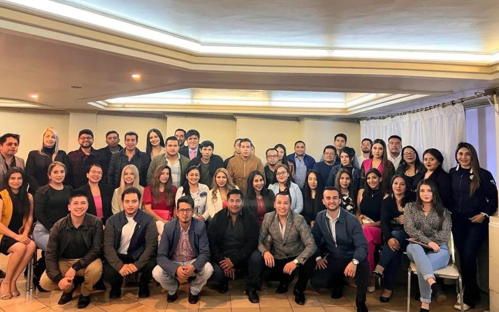 Aparte de las capacitaciones, los jóvenes laboran en temas de corte social.