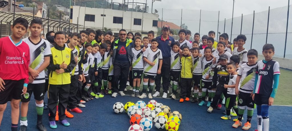 La dirigencia invita a los padres de familia a inscribir a sus hijos en las diferentes disciplinas deportivas.