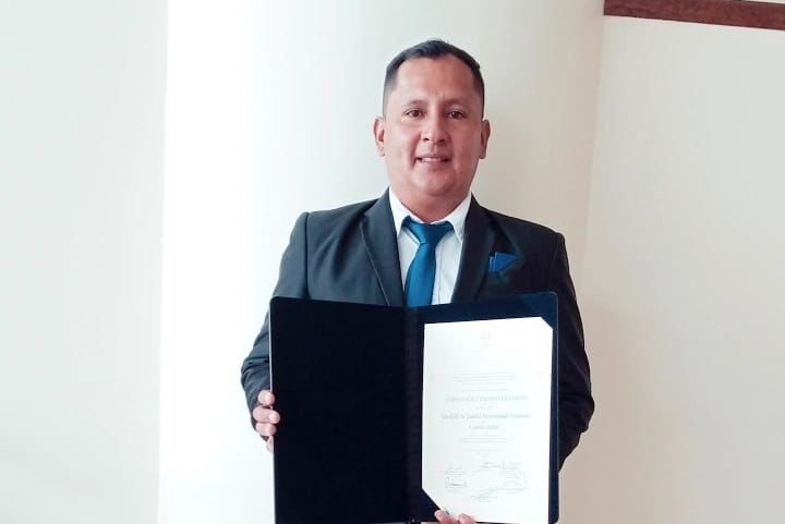 Tiene 42 años y fue auspiciado por el movimiento RETO, lista 33.