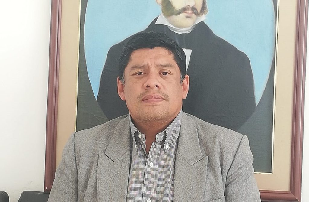 Rodrigo Suing Ruiz, rector de la Unidad Educativa del Milenio Bernardo Valdivieso.