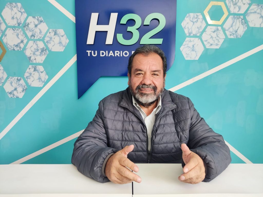 Estuardo Figueroa Castillo, exdirector del Cudic, critica el trabajo del exrector, Gustavo Villacís Rivas.