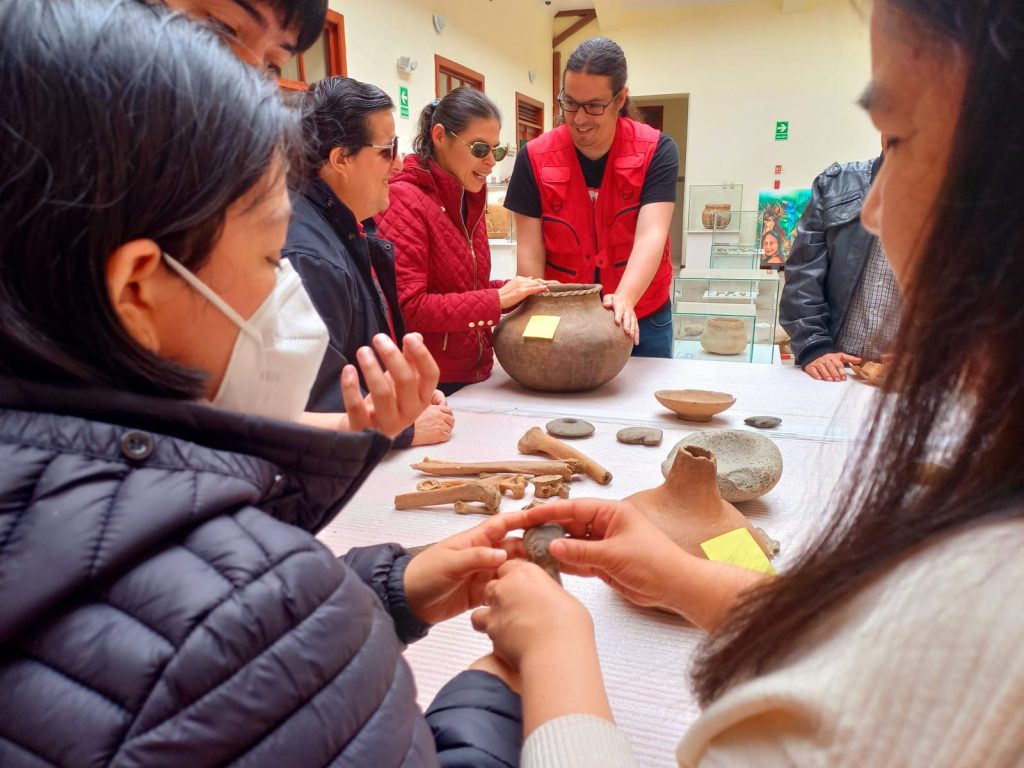 Los visitantes, durante su permanencia en el evento, vivieron una experiencia cultural.