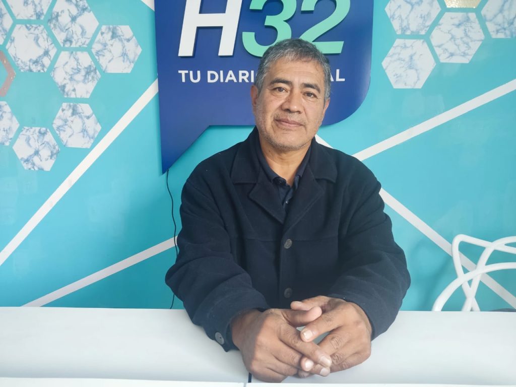 Milton Andrade Tapia se propone recuperar el Teatro Universitario Bolívar y el estadio universitario.