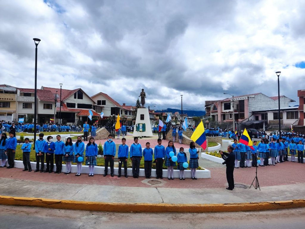 El monumento en honor a la religiosa, ejecutado por la Comunidad Educativa Mater Dei, está ubicado en el redondel de la ciudadela Época.