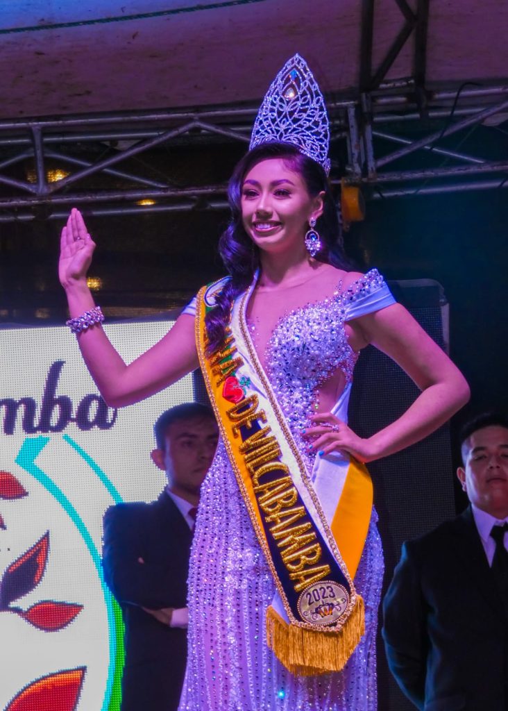 Josselyn Chamba Bermeo, es la nueva soberana de la parroquia.