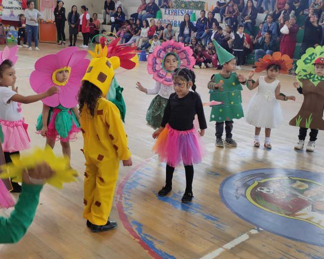 Hay un calendario educativo, pero queda a discreción de las autoridades educativas.