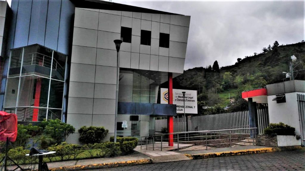 El cuerpo sin vida permanece en la morgue.