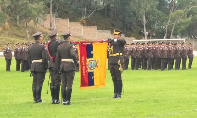 La ceremonia de graduación fue en el estadio de la Universidad Nacional de Loja.