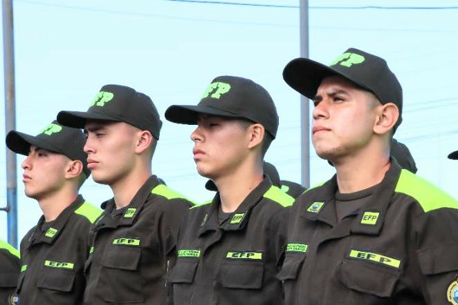 Ayer, los aspirantes recibieron su uniforme para su formación.