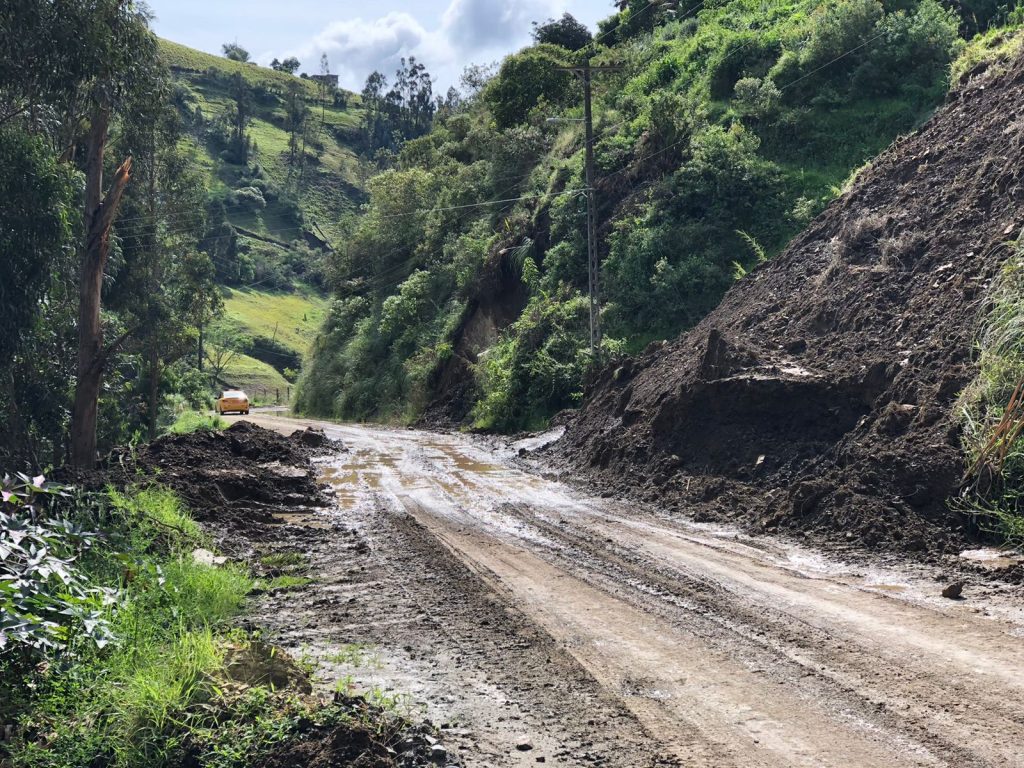 El proyecto incluye asfaltado, tres puentes, alcantarillado y más.