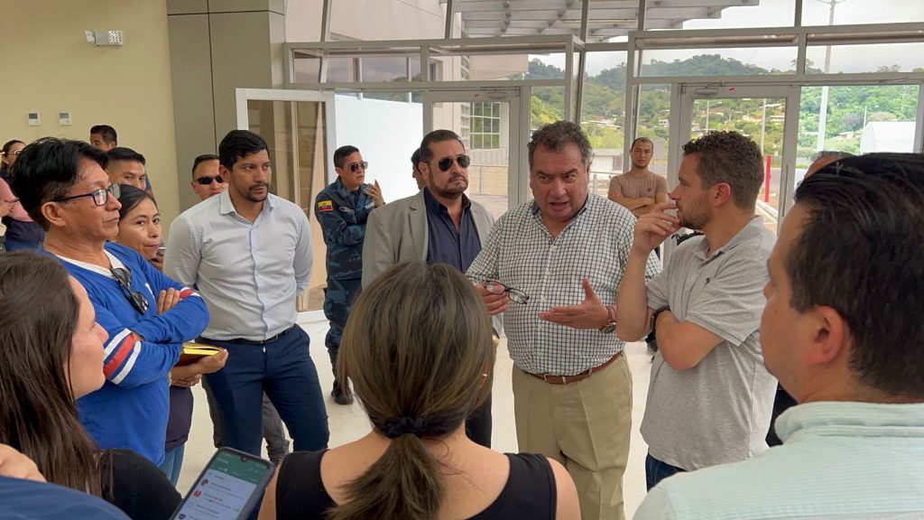 El gobernador Fredy Bravo y el equipo de avanzada del mandatario Lasso recorrieron este martes 6 de junio de 2023 las instalaciones del Cebaf.
