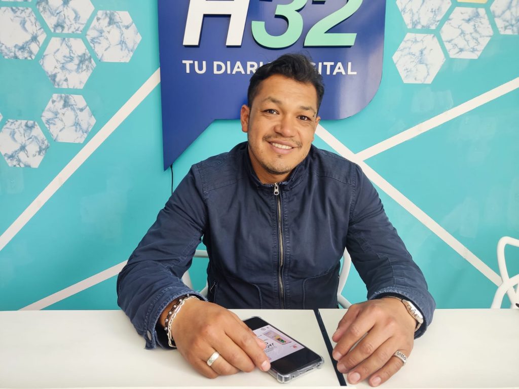 Geovanny Criollo Ramírez manifiesta que la Red de Maestros de la Zona 7 aportó con los contenidos educativos, sobre la base del currículo.