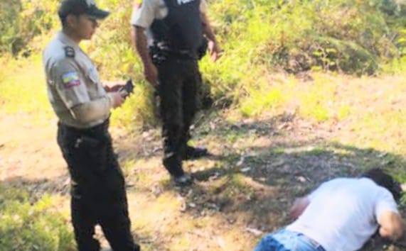 La Policía Nacional realizó el levantamiento del cadáver.