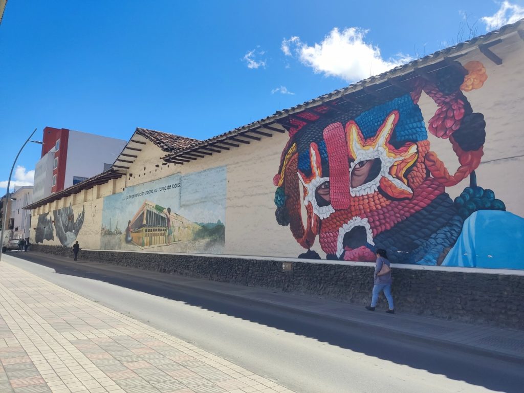 En este muro, que da a la calle Rocafuerte, levantado hace más de 400 años, se proyecta abrir al menos tres puertas.