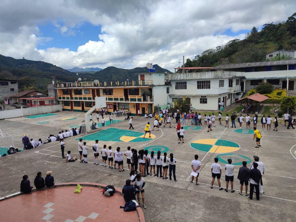En esta ocasión se retoman los tres trimestres.