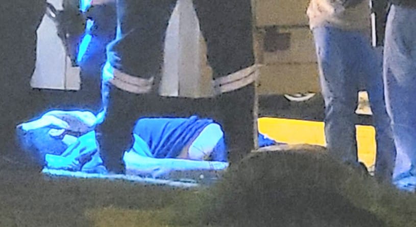 Al lugar llegaron los policías de la Dinased para realizar el levantamiento del cadáver.