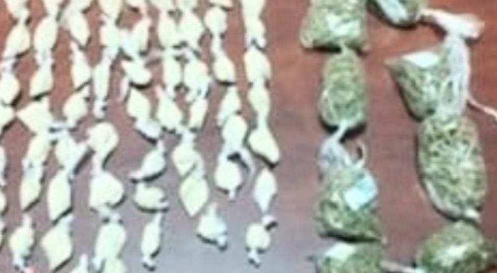 Los policías Antidrogas encontraron 60 gramos de base de cocaína y 100 gramos de marihuana.