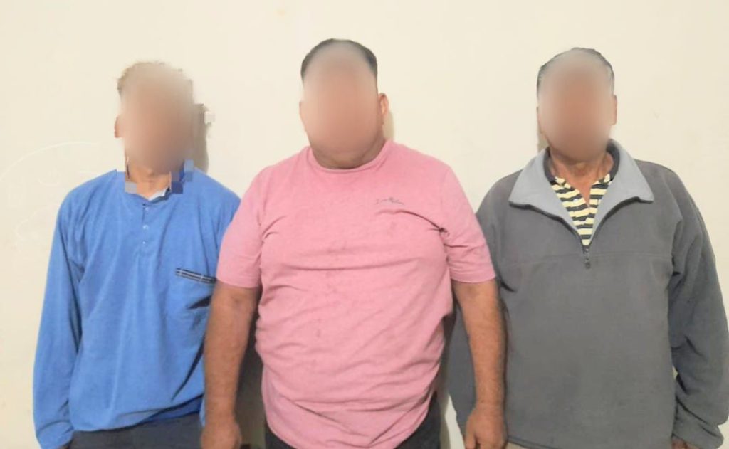 Ellos 'fueron por lana y salieron trasquilados'.