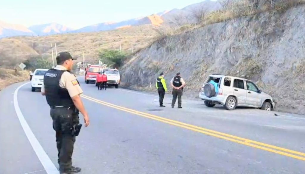 Los policías de la Javial acudieron a la alerta.