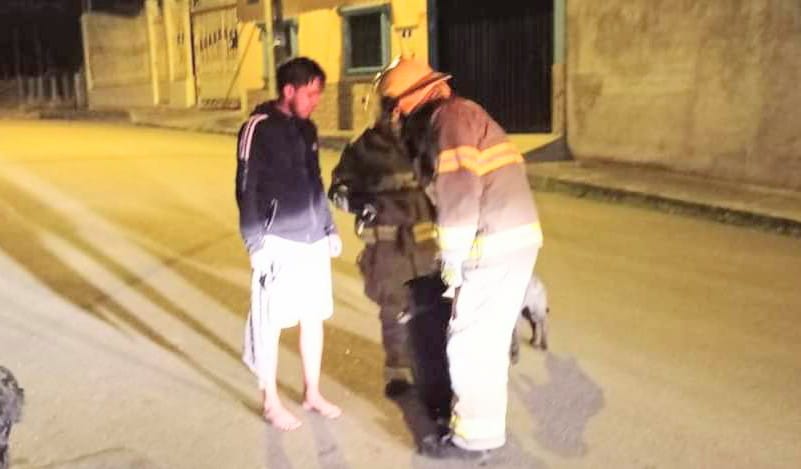 La intervención de los bomberos evitó que se genere una supuesta explosión.