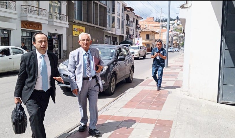 José Castillo Vivanco, la tarde de ayer, a su llegada a la Unidad Judicial Penal.