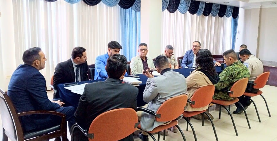 La reunión de las autoridades fue en las instalaciones de la Fiscalía Provincial de Loja.
