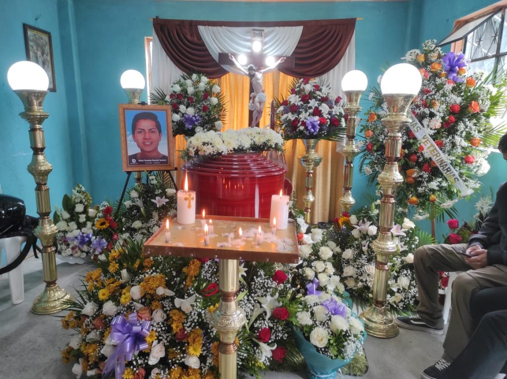 La capilla ardiente se levantó en su domicilio, en el barrio lojano Consacola.