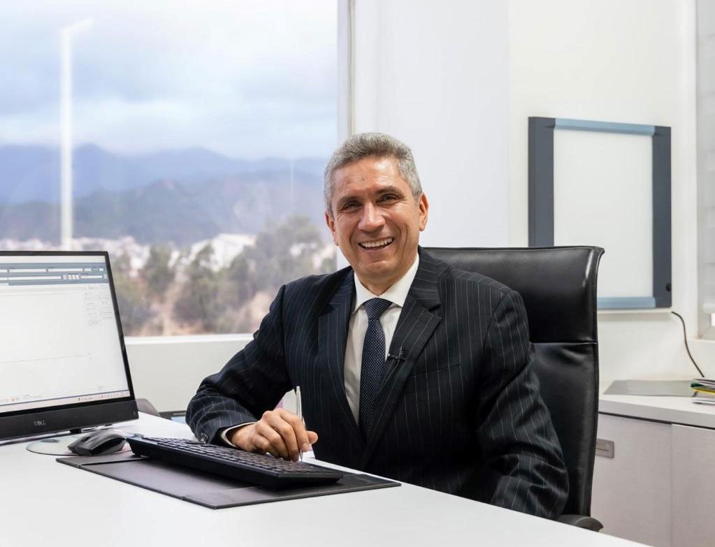 César Edinson Palacios Soto es ginecólogo obstetra. Su pasión por la medicina inició a los 12 años de edad.