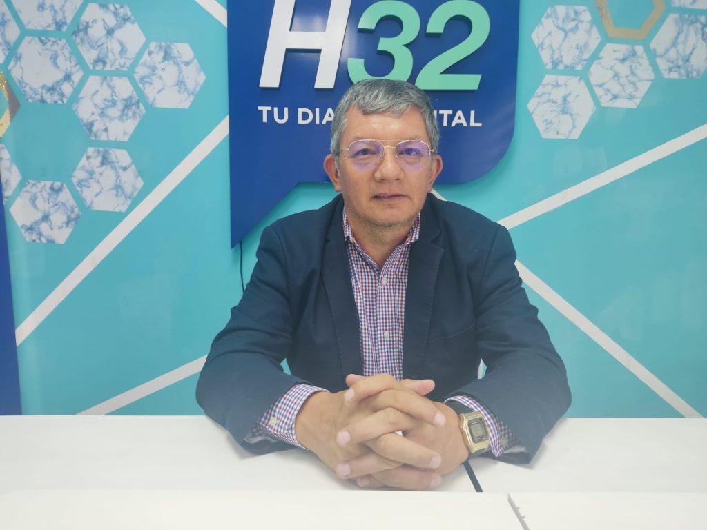 Rodrigo Iván Cordero dice que ni siquiera se ha asfaltado el carril sur-norte de la avenida Pío Jaramillo Alvarado; el norte-sur ejecutó la anterior administración.