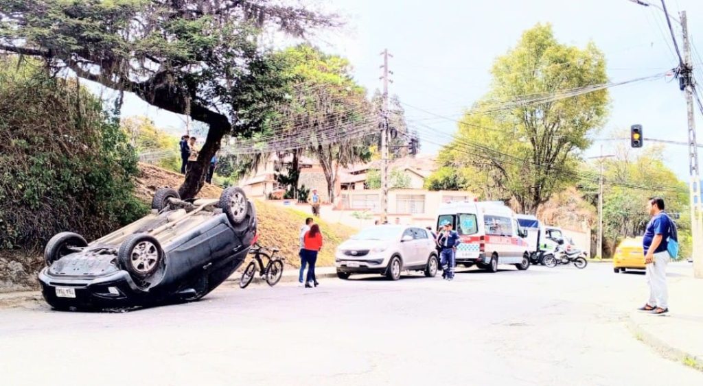 El accidente ocurrió a eso de las 08:40.